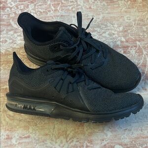 EUC Nike Air Max Black Athletic Shoes